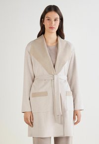 Халат Халат