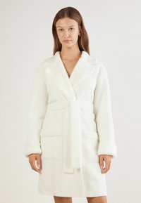 Халат Халат