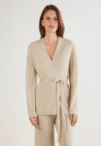 Пуловер Пуловер