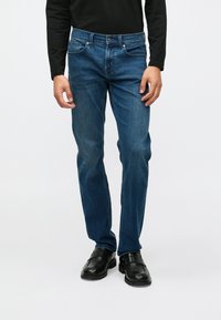 Узкие джинсы Узкие джинсы