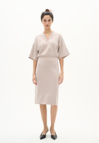 Платье футляр Платье футляр