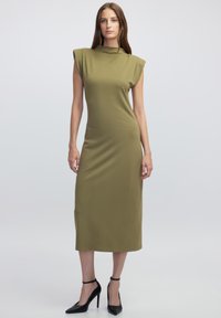 Вязаное платье Вязаное платье