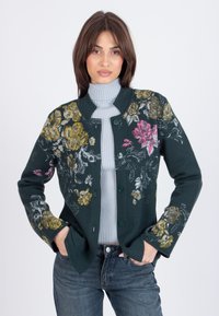 Жаккардовая вязаная кофта Жаккардовая вязаная кофта