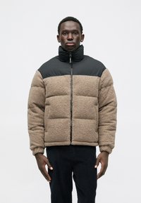 Зимняя куртка Зимняя куртка