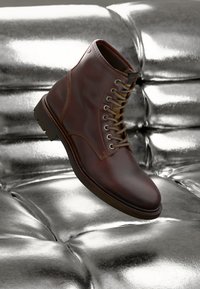 Ботинки на шнуровке Ботинки на шнуровке