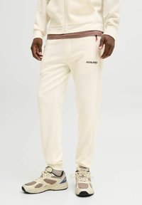 Спортивные штаны Спортивные штаны