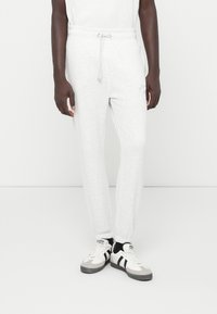 Спортивные штаны Спортивные штаны