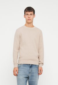 Пуловер Пуловер