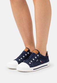 Кеды без шнуровки Кеды без шнуровки