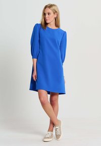 Короткое платье Короткое платье