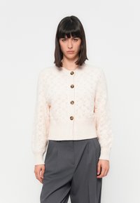 Вязаная кофта Вязаная кофта