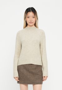 Пуловер Пуловер