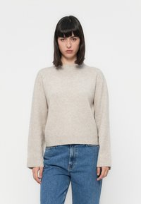 Пуловер Пуловер