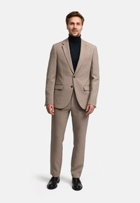 Костюм Костюм