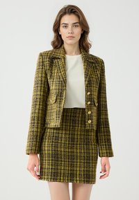 Вязаная кофта Вязаная кофта