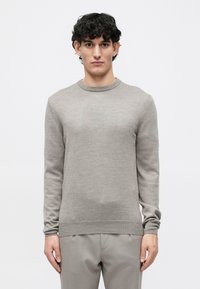 Пуловер Пуловер