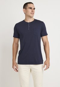 Футболка Футболка