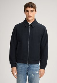 Зимняя куртка Зимняя куртка