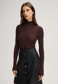 Пуловер Пуловер