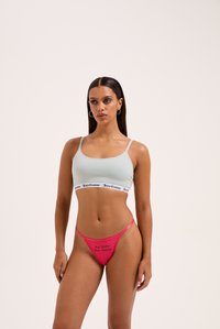 Стринги Стринги