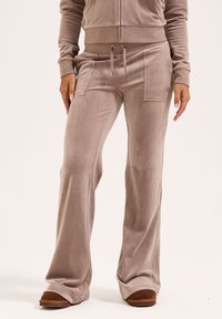 Спортивные штаны Спортивные штаны