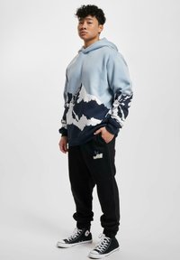 Спортивные штаны Спортивные штаны