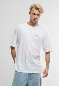 Футболка Футболка