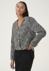 Короткая куртка Короткая куртка