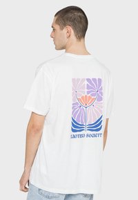 Футболка Футболка