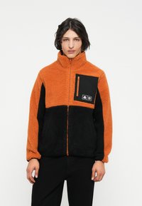 Флисовая куртка Флисовая куртка