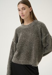 Пуловер Пуловер