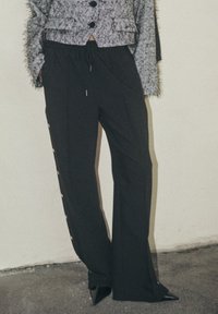 Широкие брюки Широкие брюки