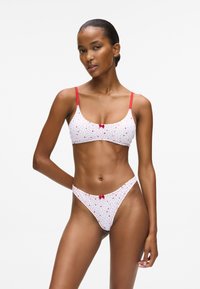 Бюстгальтер Бюстгальтер