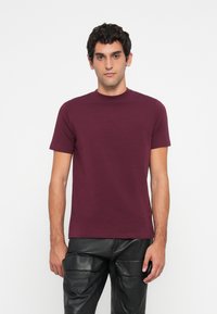 Футболка Футболка