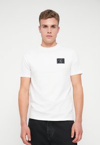 Футболка Футболка