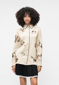 Атласная блузка Атласная блузка