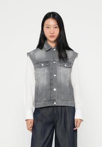 Джинсовая жилетка Джинсовая жилетка