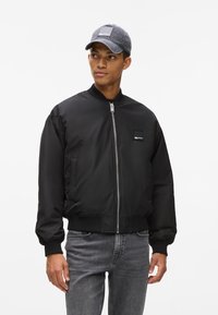 Куртка бомбер Куртка бомбер