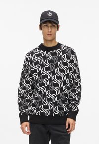 Пуловер Пуловер