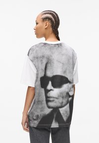 Футболка Футболка