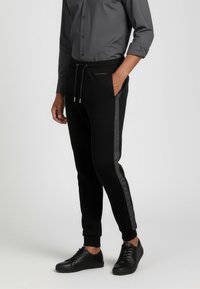 Спортивные штаны Спортивные штаны