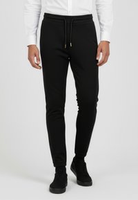 Спортивные штаны Спортивные штаны