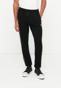 Спортивные штаны Спортивные штаны