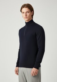 Пуловер Пуловер