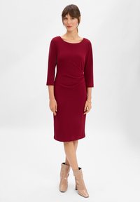 Платье футляр Платье футляр