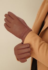 Перчатки Перчатки