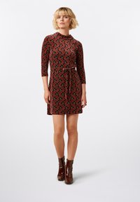 Короткое платье Короткое платье