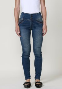 Узкие джинсы Узкие джинсы