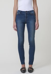 Джинсы Джинсы