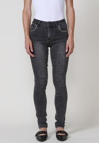 Джинсы Джинсы